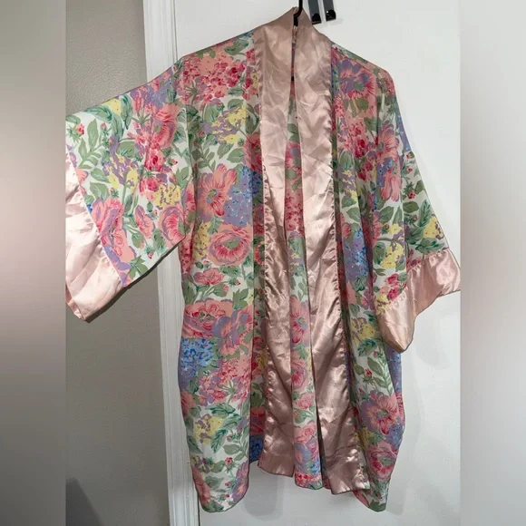 Vintage Victoria’s secret Pink Robe One Size Floral Gold Label - Picture 4 of 8